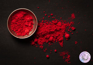 If you wear a bindi every day then it’s very important to switch to natural and skin-friendly alternatives in order to reduce chemical exposure and retain maximum benefits.