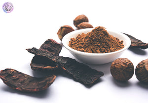 The rise in types of hair cleansing products has left every woman baffled. There’s a new product for every single issue, but why go for over-the-counter products when you have one solution for all your hair problems – shikakai powder.